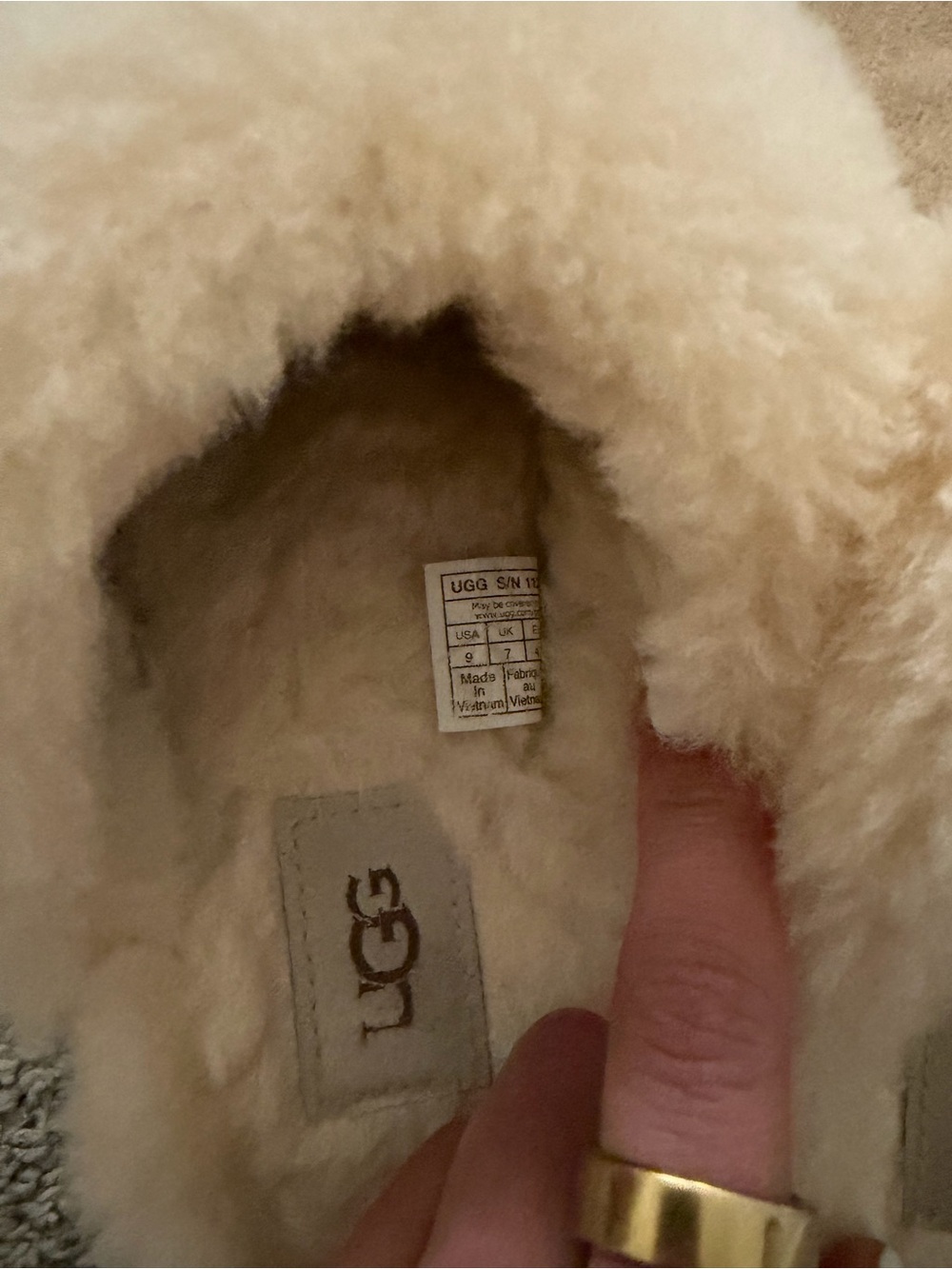Ugg slippers - Picture 3 of 5